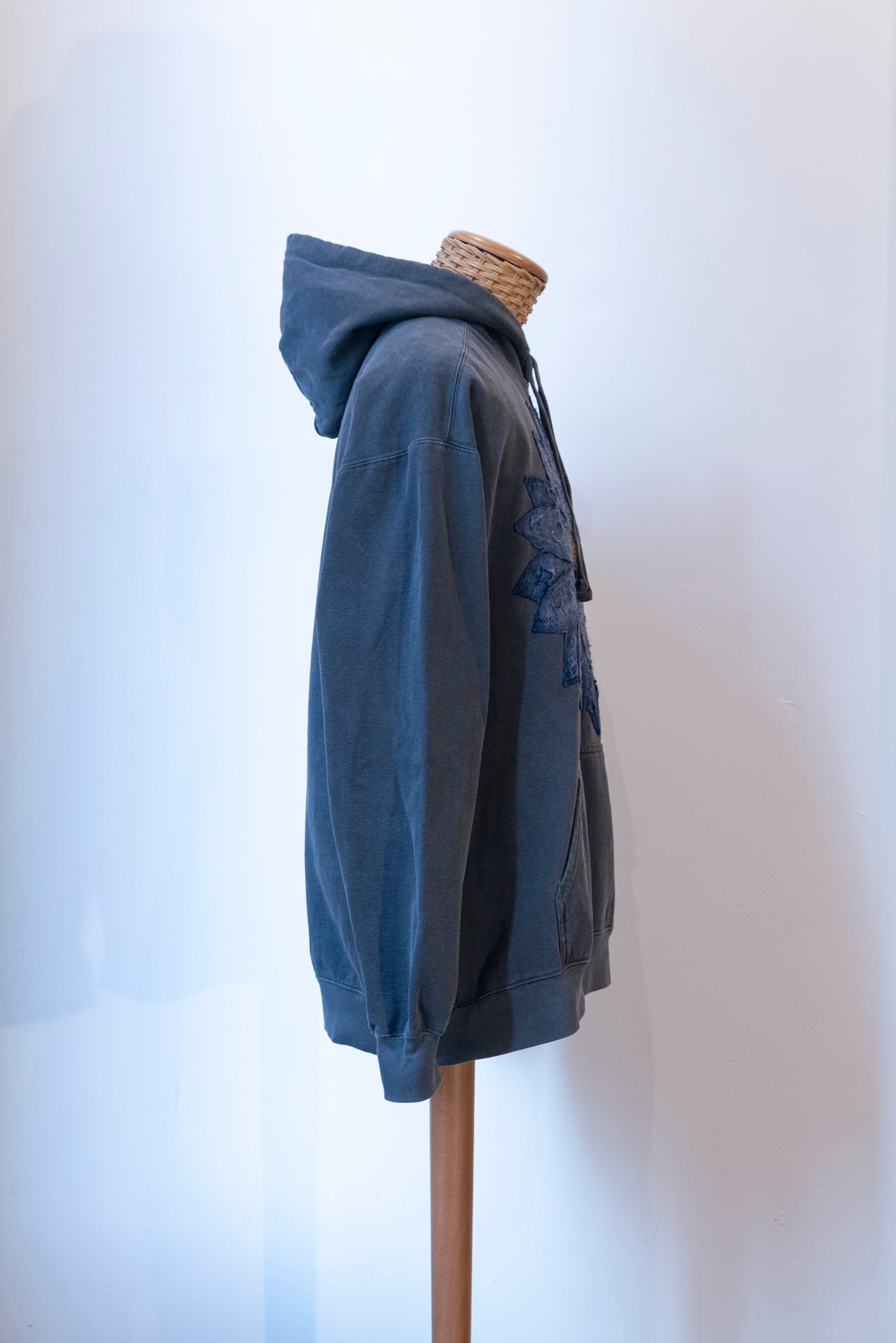 Boro flower hoodie - Phantom Daisy